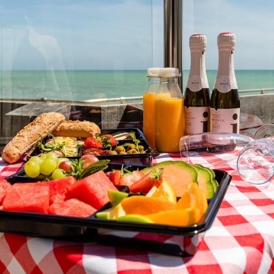 Beach Hut Suites Bognor Regis Exterior photo