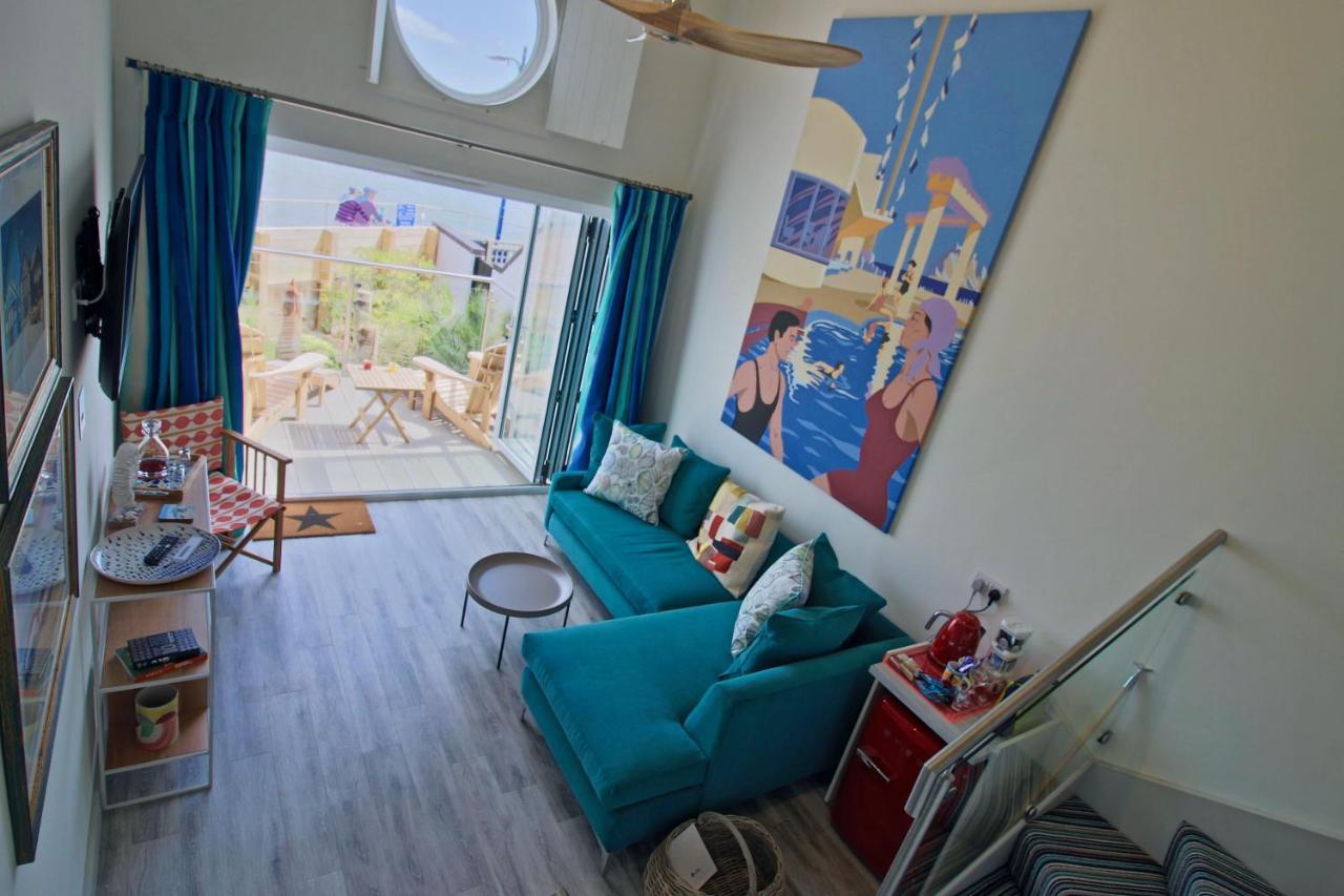 Beach Hut Suites Bognor Regis Exterior photo